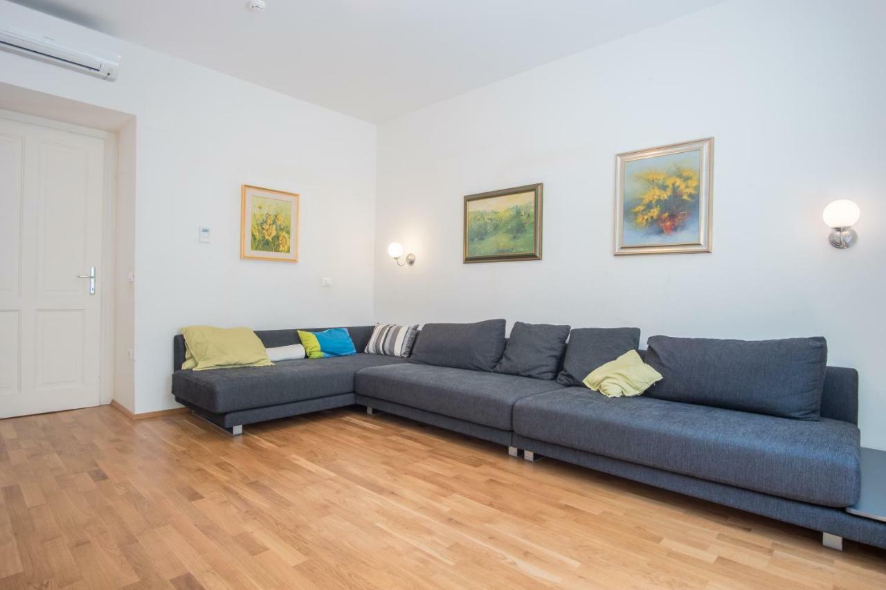 Luxury Central Apartment Ljubljana Buitenkant foto